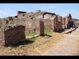 04882 ostia - regio i - insula xvii - terme del mitra (i,xvii,2) - ostfassade - 2018.jpg